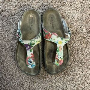 Giulia palai kids size 2 slippers